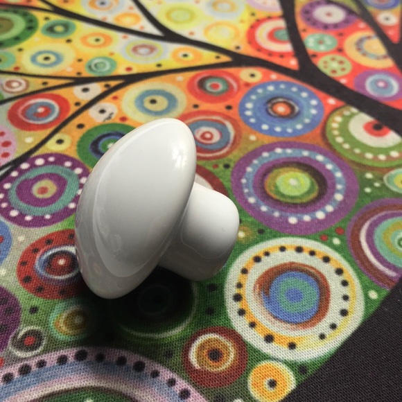 11 Ceramic Round Knobs P95713H-W-C7 - Picture 3 of 7